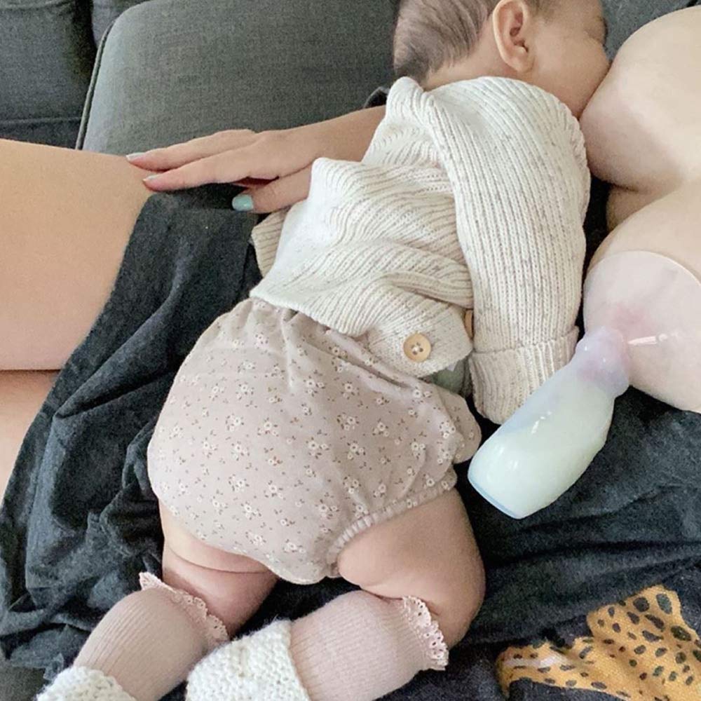 Bumblebee Manual Breast Pump with Breastfeeding Milk Saver Stopper