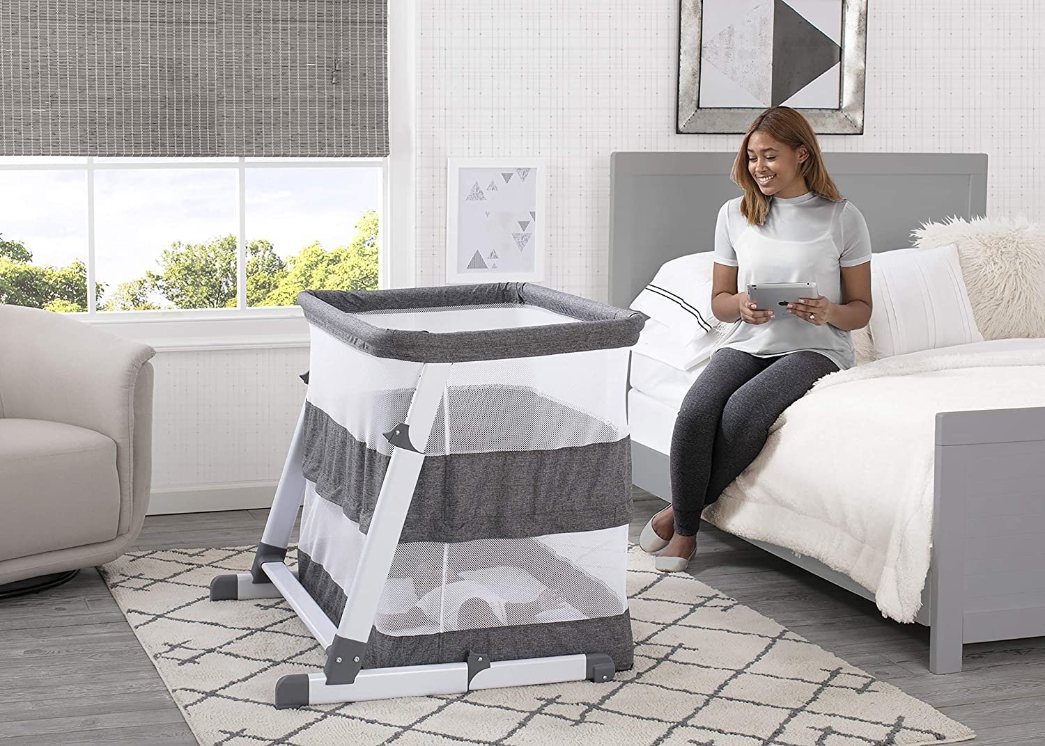 Simmons Kids Room2Grow 2-in-1 Newborn Bedside Bassinet & Infant Sleeper - Height Adjustable Portable Crib