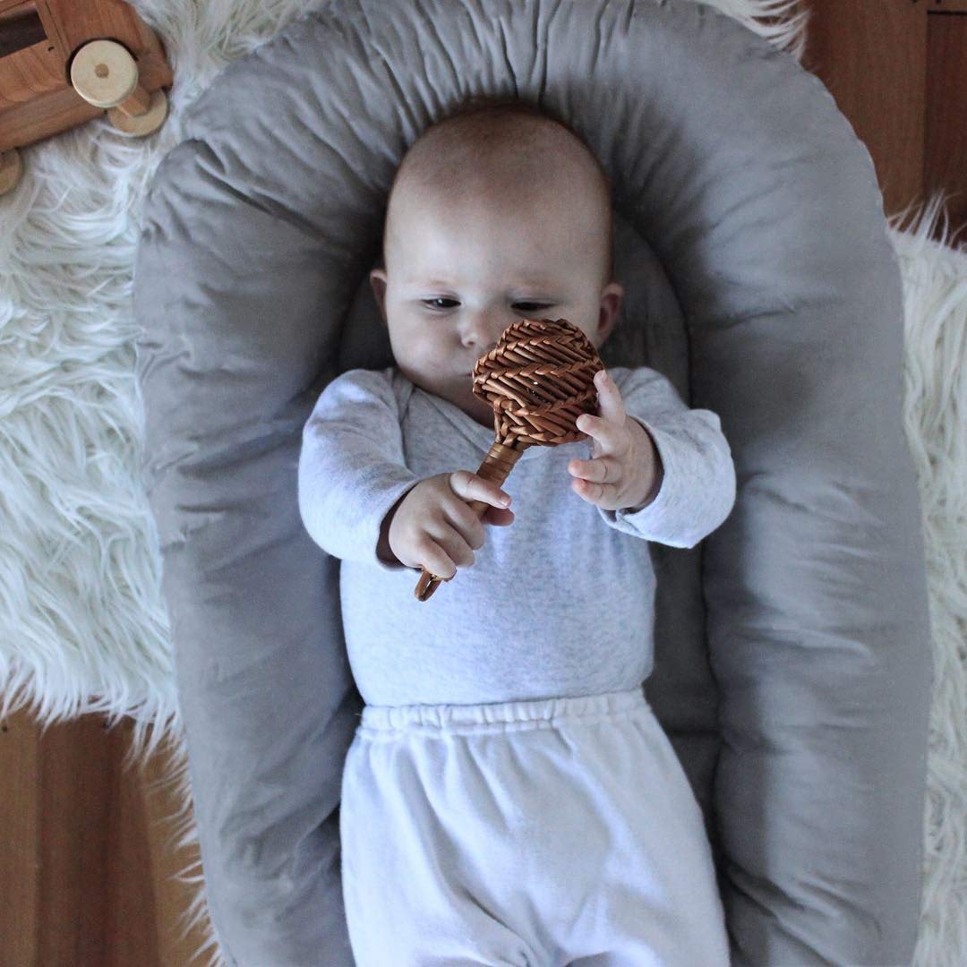 MAMERIA Baby Lounger Perfect for Co Sleeping Portable Crib Baby Nest Bassinet Snuggle Bed for Travel (Gray Banana Leaf)